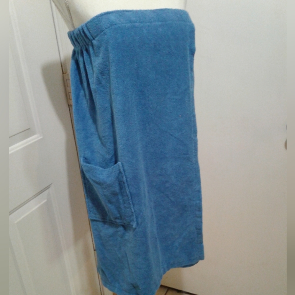 🌺 Like New Zexxxy Terry Bath Wrap